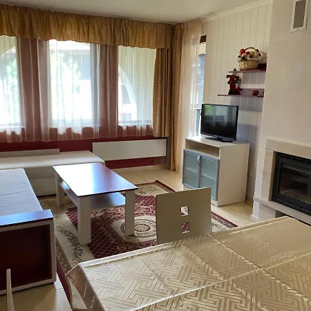 Apartment червената шапчица гранд манастира
